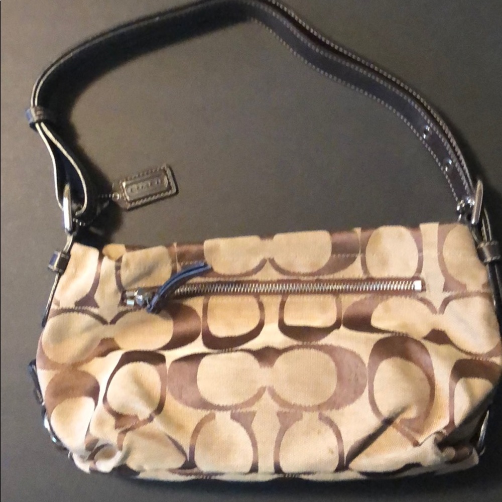 Coach hand bag-medium